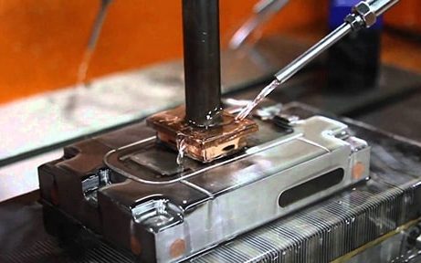 Spark-or-electrical-discharge-method-(EDM)-loading-min